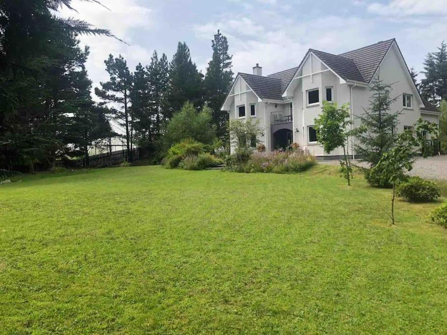 Cardon House - Luxury Highland Holiday Home インヴァネス エクステリア 写真