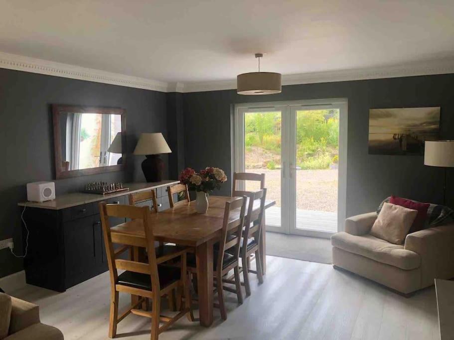 Cardon House - Luxury Highland Holiday Home インヴァネス エクステリア 写真