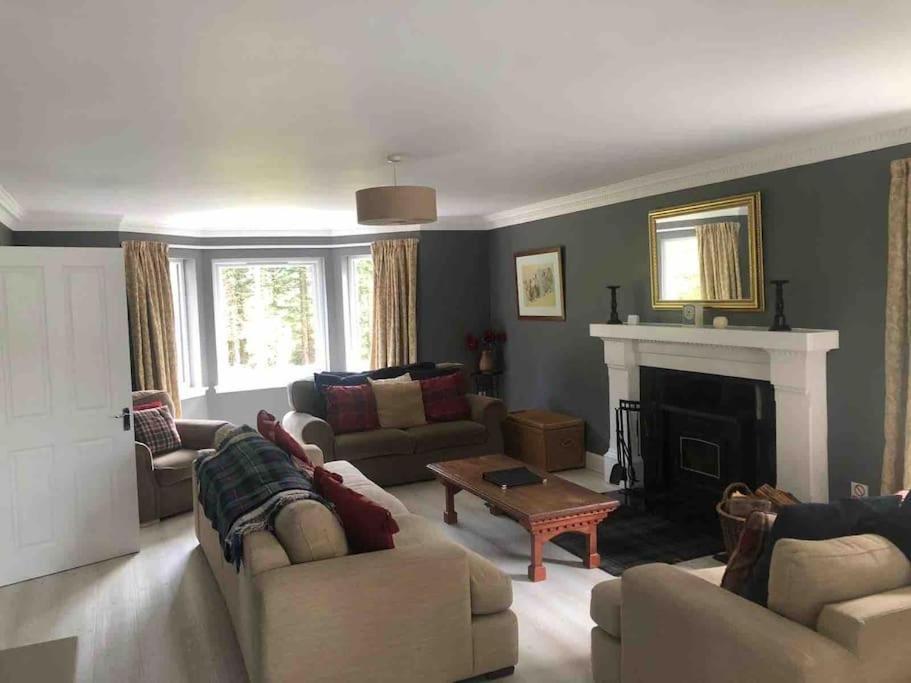 Cardon House - Luxury Highland Holiday Home インヴァネス エクステリア 写真