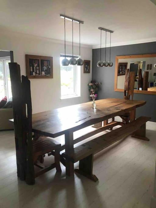 Cardon House - Luxury Highland Holiday Home インヴァネス エクステリア 写真