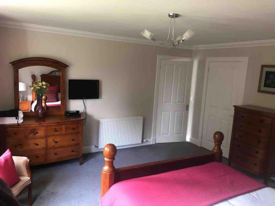 Cardon House - Luxury Highland Holiday Home インヴァネス エクステリア 写真