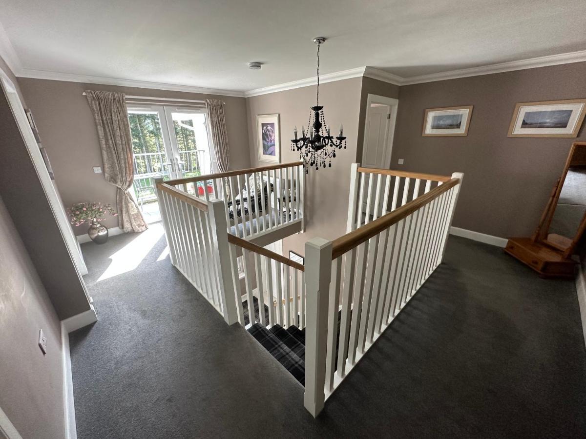 Cardon House - Luxury Highland Holiday Home インヴァネス エクステリア 写真